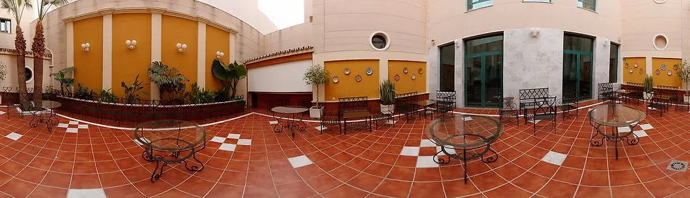 托雷德尔马尔 Mainake Costa Del Sol酒店