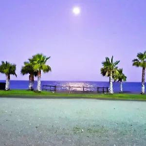 Calle Gabarra A 150 M De La Playa Torre Del Mar